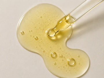 Oil vs Moisturiser: What Your Skin Needs